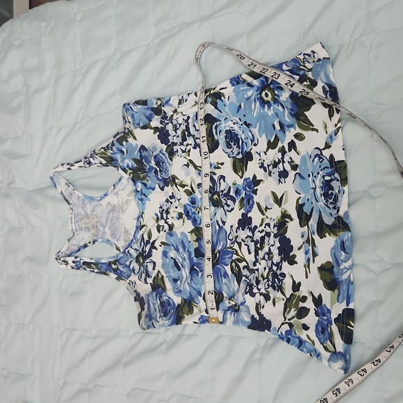 Tanktop - Picture 2 of 4